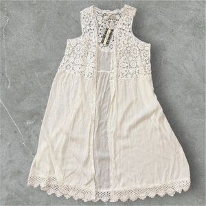 NWT Ultra Pink Long Vest in White With Crochet Embellishments